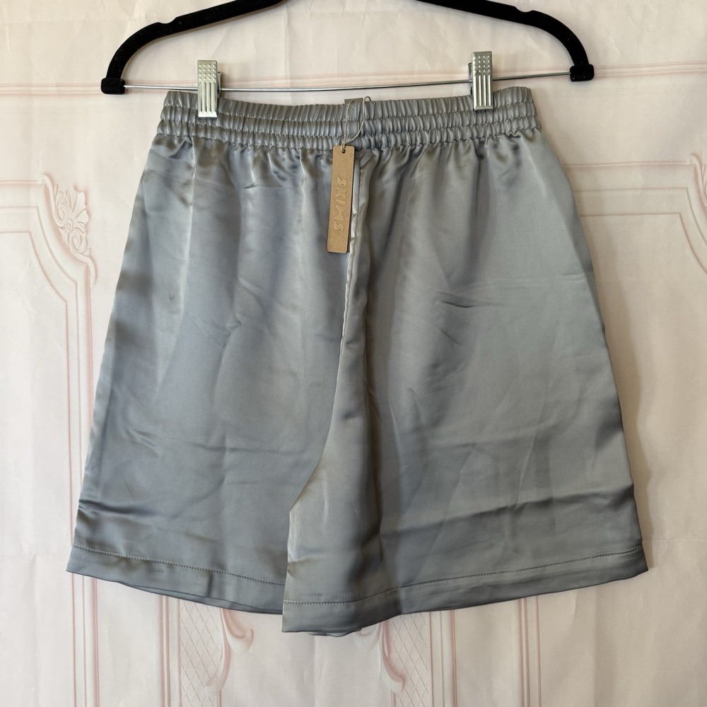 Skims Sporty Satin Shorts In Mirror Silver Sz XS NWT $98 - Picture 3 of 9